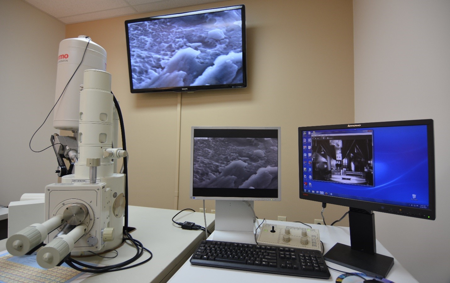 JEOL JSM-6060LV Scanning Electron Microscope with Energy Dispersive Spectroscopy (SEM/EDS)