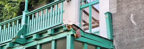 broken guard rail on balcony