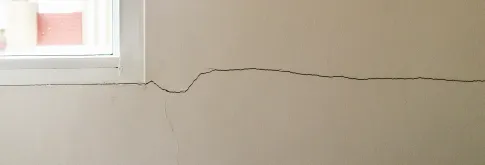 Horizontal Crack on a wall